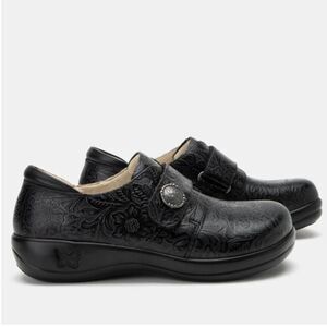 Alegria Shoes Women 9.5 Black Joleen Tar Tooled Mary Jane Casual Slip On